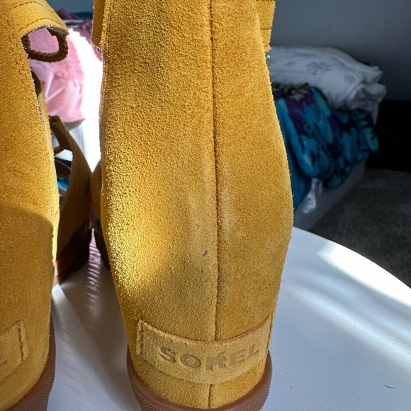 Sorel Joanie II Lace-up Wedge Sandal, Golden Yellow, Size 8.5 - Picture 4 of 8